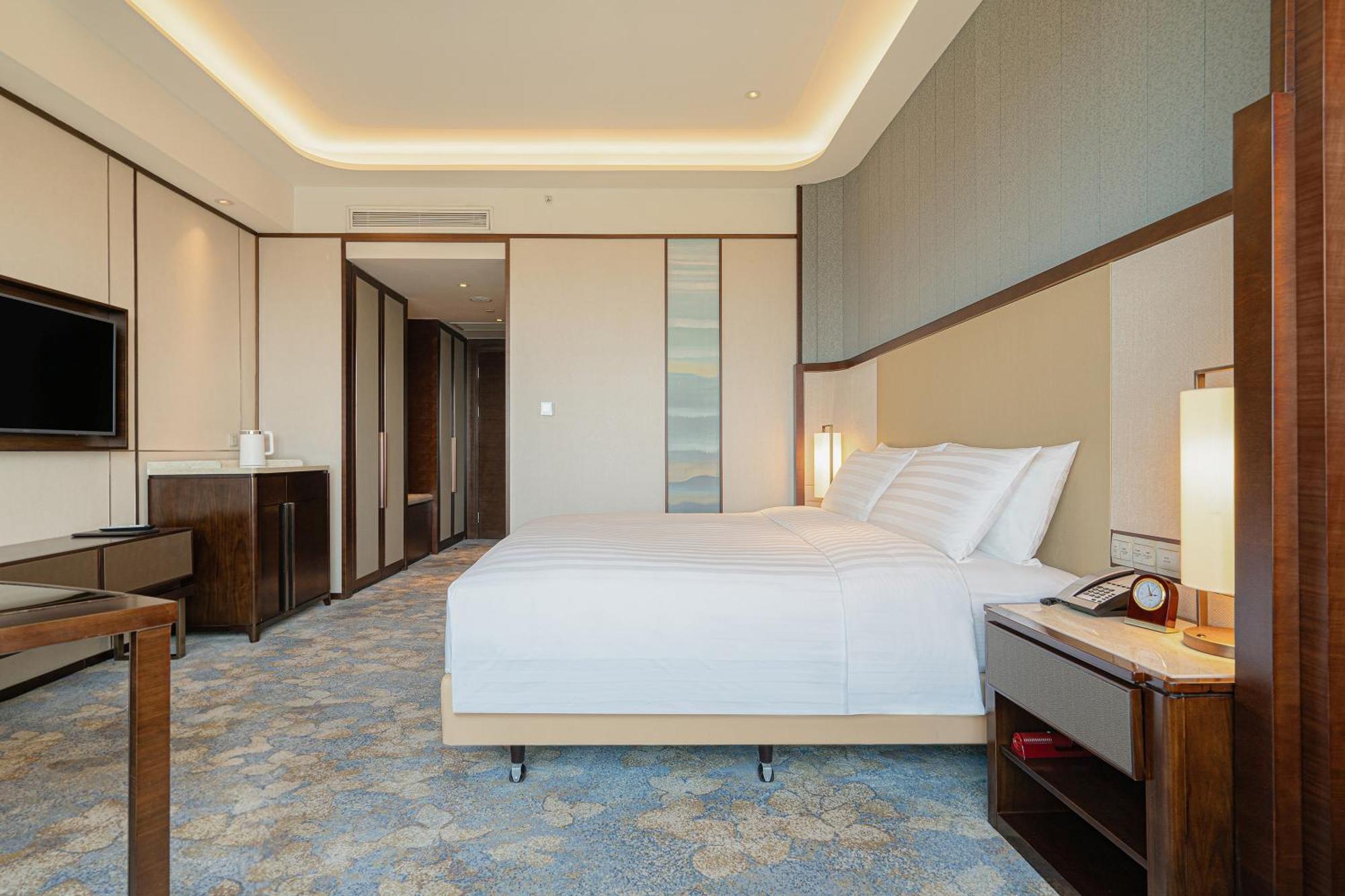 Shangri-La Jinan Exterior photo